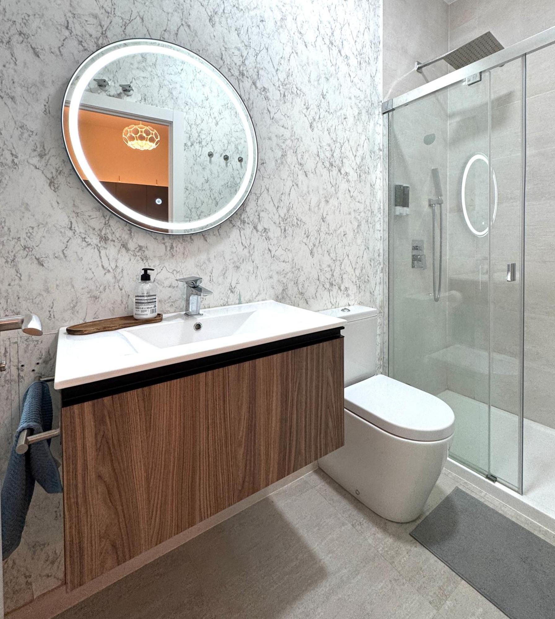 Luxury Suite Wifi Ac Servicios En La Puerta Madrid Esterno foto
